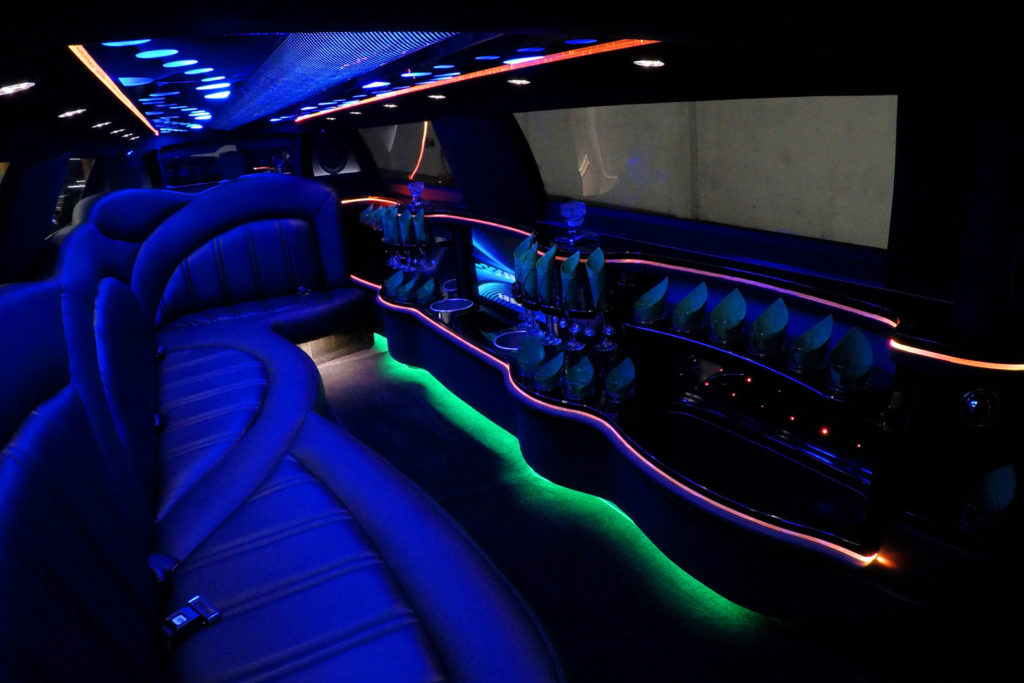 Black Chrysler 300 Limo